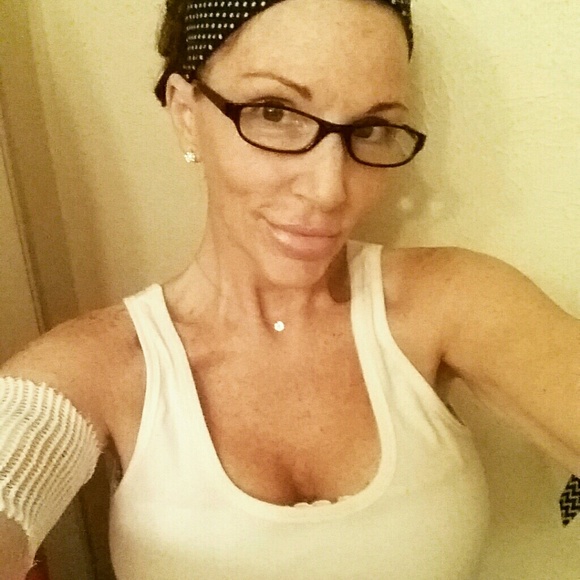 Meet your Posher, Nadine! - Picture 7 of 8